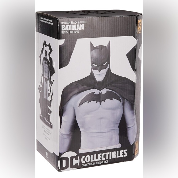 DC Comics Other - DC Collectibles Batman Black & White: Batman Statue by Becky Cloonan